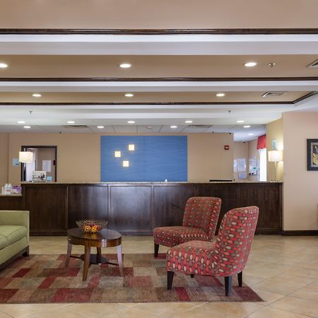 Holiday Inn Express Hartford-Newington By Ihg Dış mekan fotoğraf
