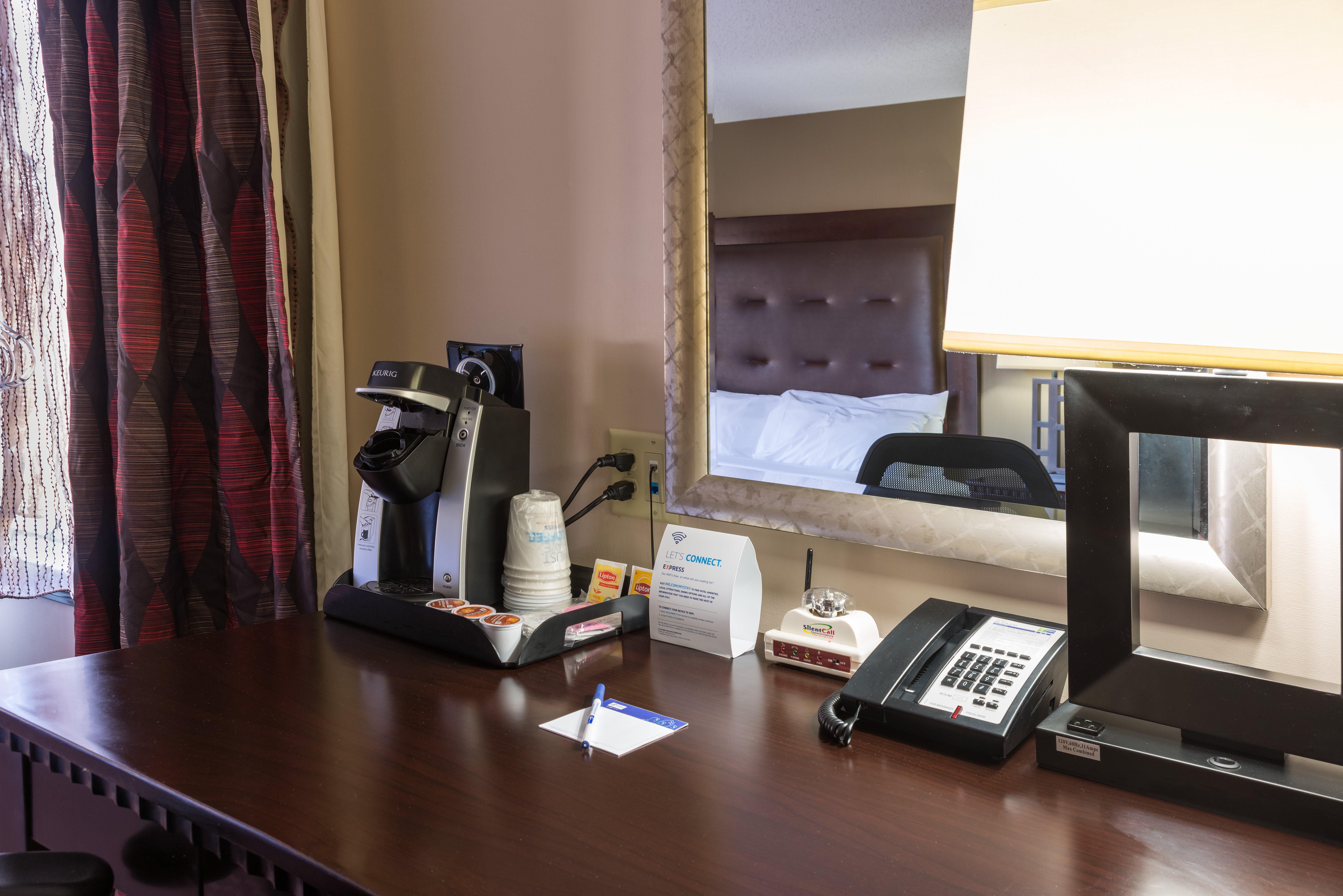 Holiday Inn Express Hartford-Newington By Ihg Dış mekan fotoğraf