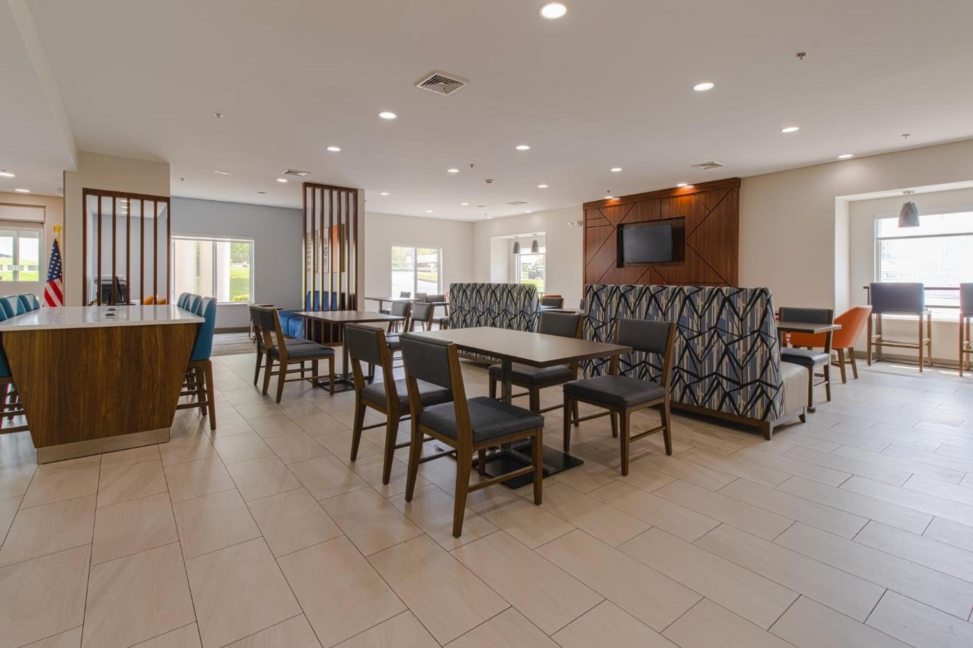 Holiday Inn Express Hartford-Newington By Ihg Dış mekan fotoğraf