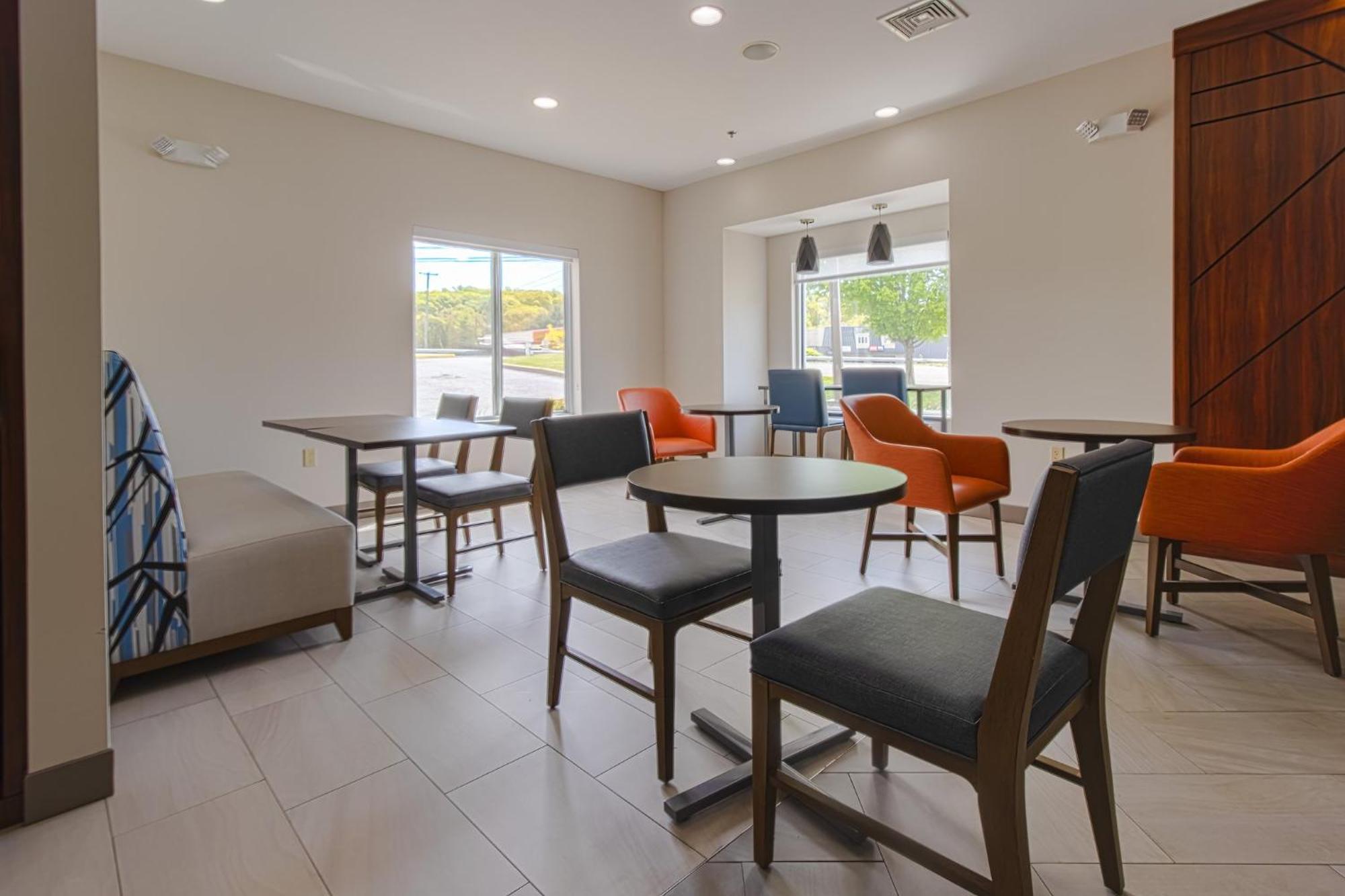 Holiday Inn Express Hartford-Newington By Ihg Dış mekan fotoğraf