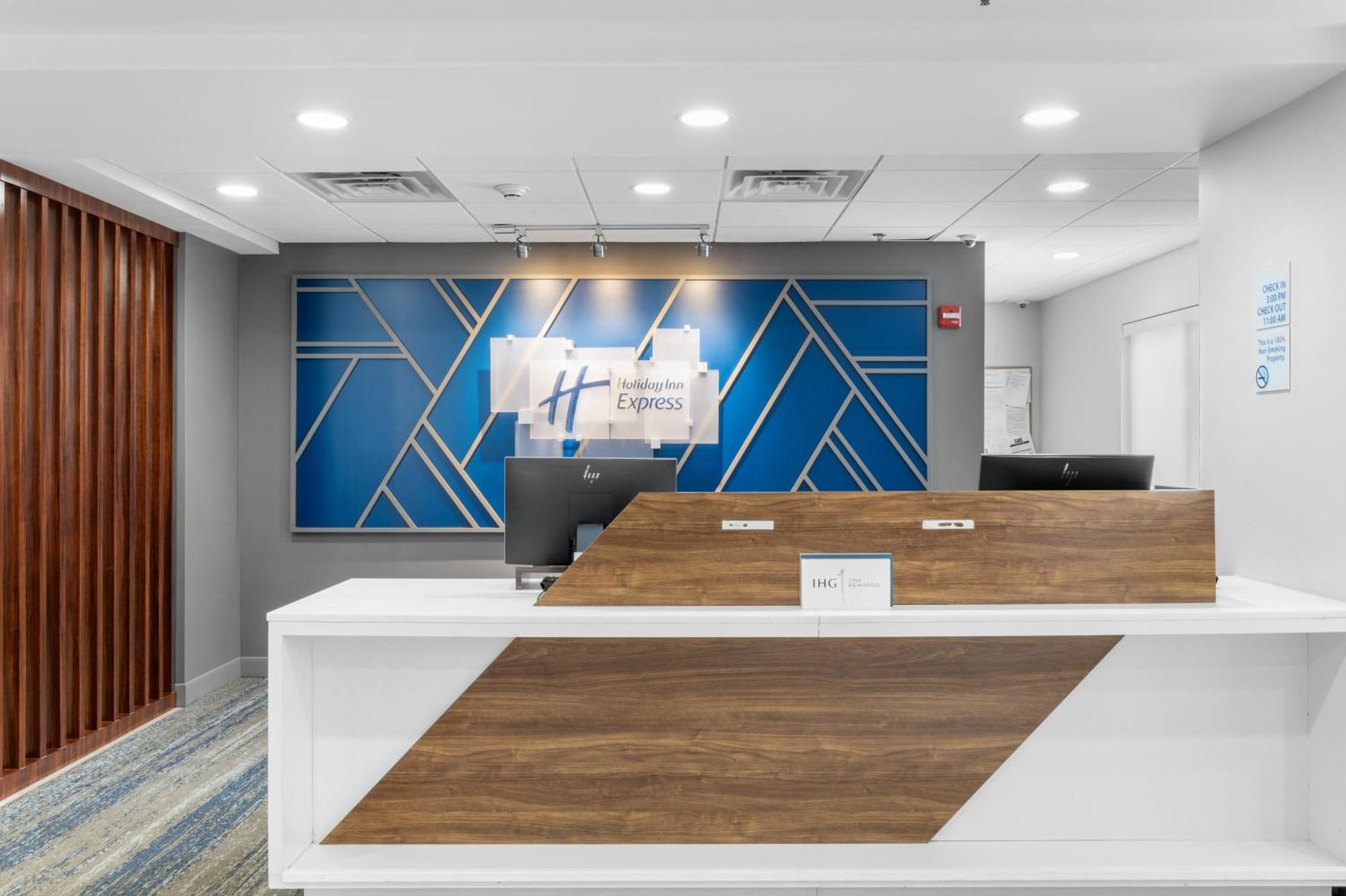 Holiday Inn Express Hartford-Newington By Ihg Dış mekan fotoğraf