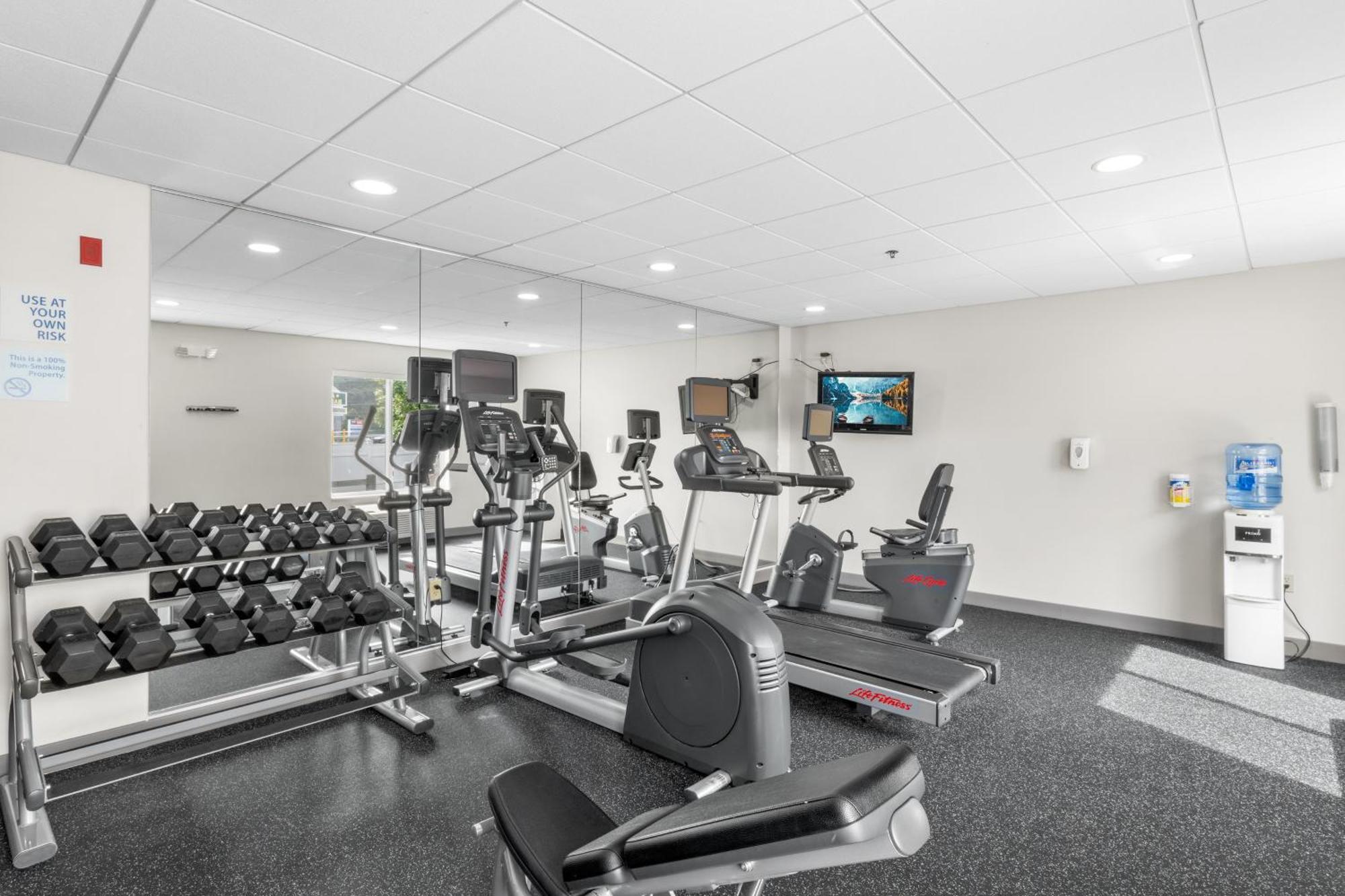 Holiday Inn Express Hartford-Newington By Ihg Dış mekan fotoğraf